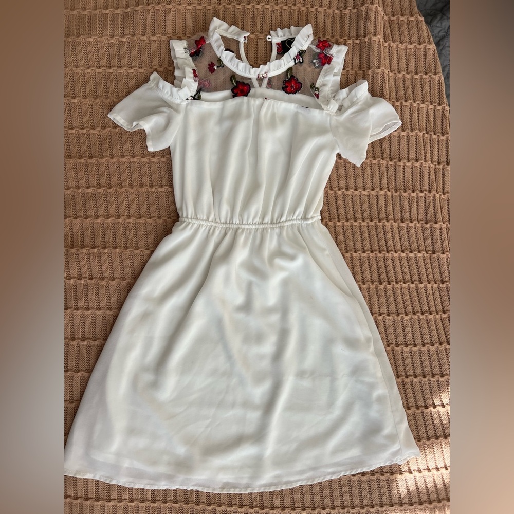 Whit Flower Girls Dress